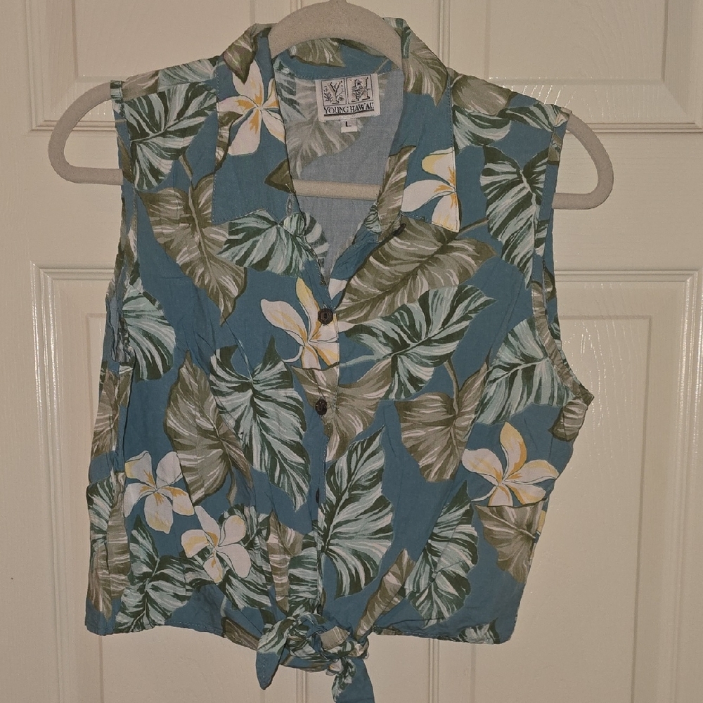 Blue Floral Sleeveless Blouse‎